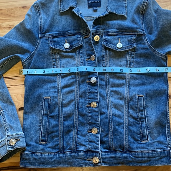 Jean Jacket. - Picture 6 of 10